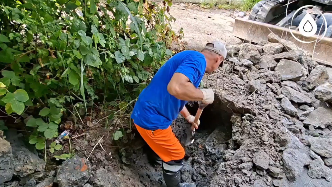 В Сочи на улице Виноградной проводят ремонт водопроводной сети В Сочи на улице Виноградной проводят ремонт водопроводной сети