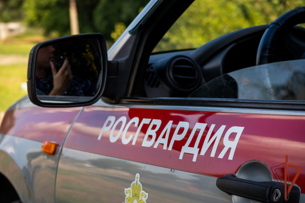 В Сочи росгвардейцы задержали подозреваемого в распространении мефедрона В Сочи росгвардейцы задержали подозреваемого в распространении мефедрона
