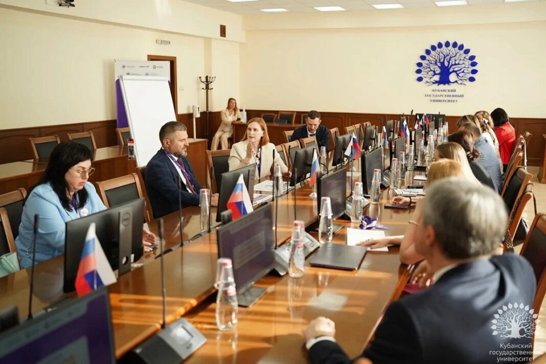 Делегация Сочи представила инициативы на конференции по социальной миссии вузов в КубГУ Делегация Сочи представила инициативы на конференции по социальной миссии вузов в КубГУ