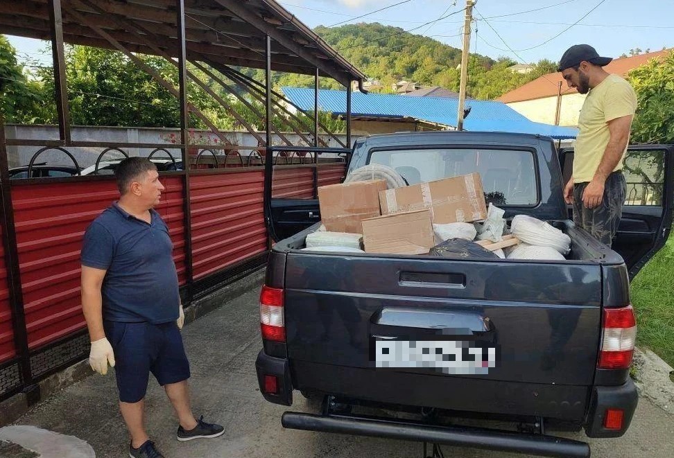 Из Сочи в ДНР отправили 1,5 тонны гуманитарной помощи Из Сочи в ДНР отправили 1,5 тонны гуманитарной помощи