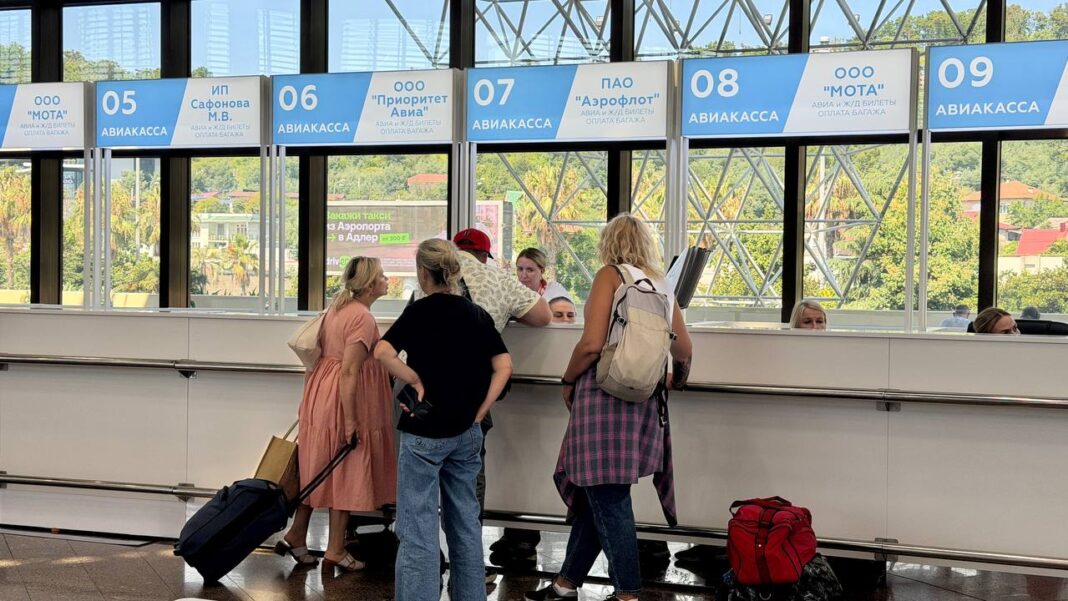 Аэропорт Сочи обслужил 125 рейсов с начала суток Аэропорт Сочи обслужил 125 рейсов с начала суток