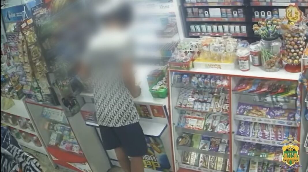 Чужая карта — свои покупки: в Сочи задержали подозреваемого в краже Чужая карта — свои покупки: в Сочи задержали подозреваемого в краже