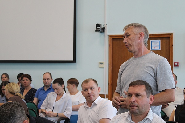 В Сочи состоялась встреча с жителями микрорайона Чемитоквадже В Сочи состоялась встреча с жителями микрорайона Чемитоквадже