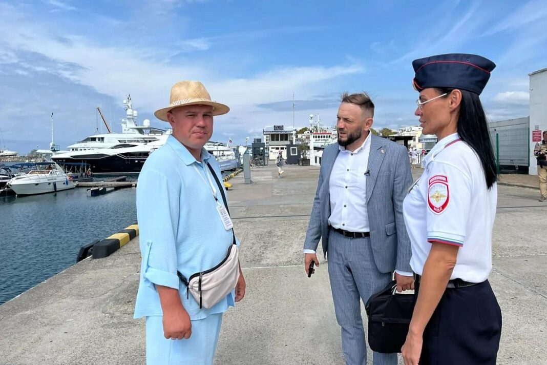 Рейд против навязывания экскурсий прошёл у Морского порта Сочи Рейд против навязывания экскурсий прошёл у Морского порта Сочи