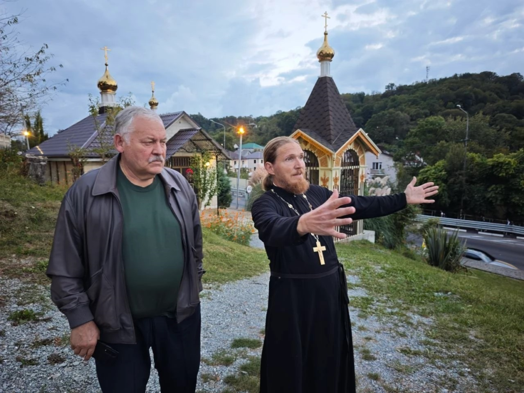 Затулин обсудил расширение храма Сорока мучеников Севастийских в Сочи Затулин обсудил расширение храма Сорока мучеников Севастийских в Сочи