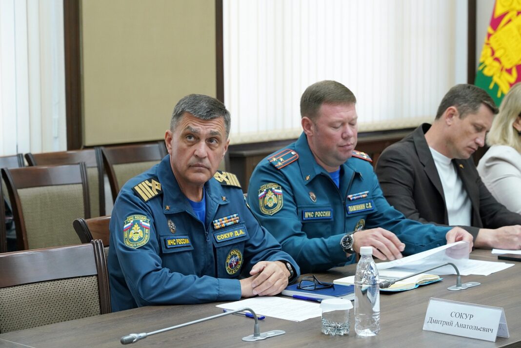 Сочи готовится к удару стихии: мэр собрал экстренную комиссию Сочи готовится к удару стихии: мэр собрал экстренную комиссию
