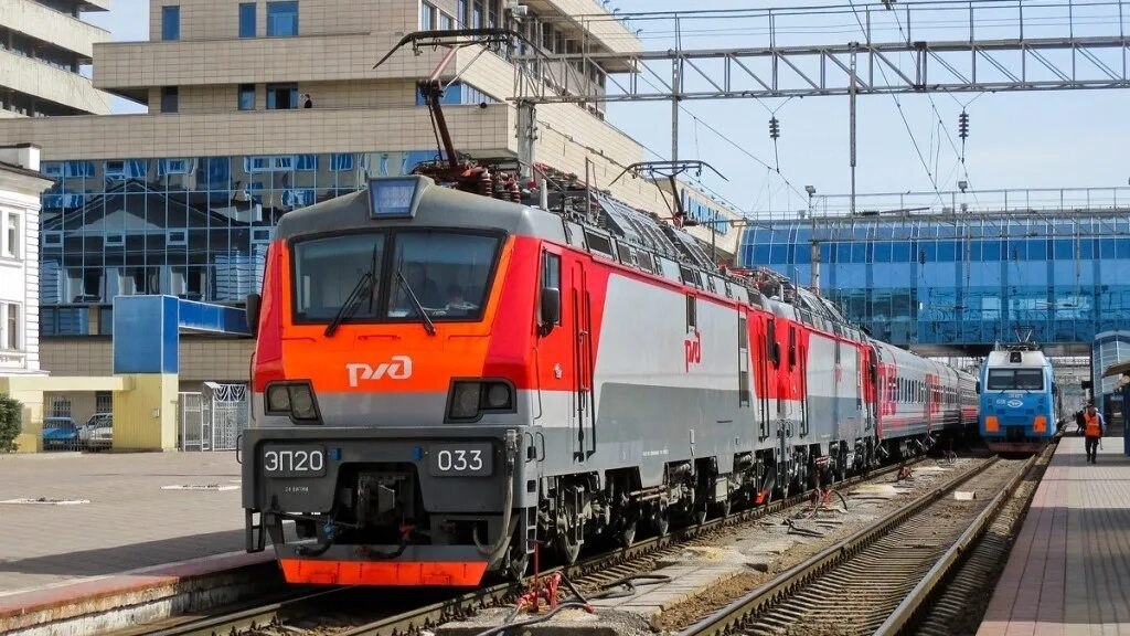 Семь поездов на юг задерживались на три часа из-за атаки дрона в Ростовской области Семь поездов на юг задерживались на три часа из-за атаки дрона в Ростовской области